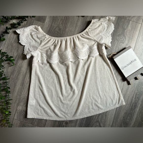 Daniel Rainn Kandra Linen Blend Scalloped Ruffled Cream Off-Shoulder Top. Size S - Picture 3 of 8